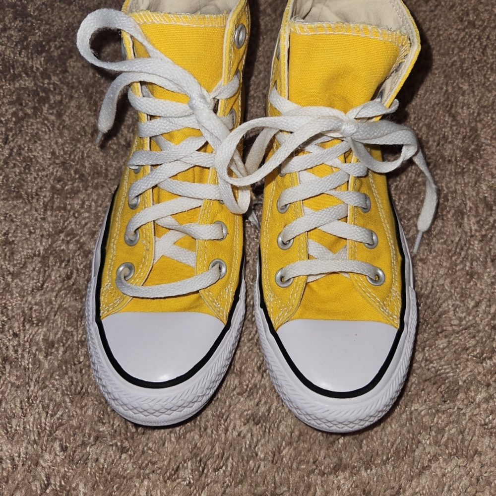 Womens Classic Yellow High-Top Converse - Picture 2 of 4
